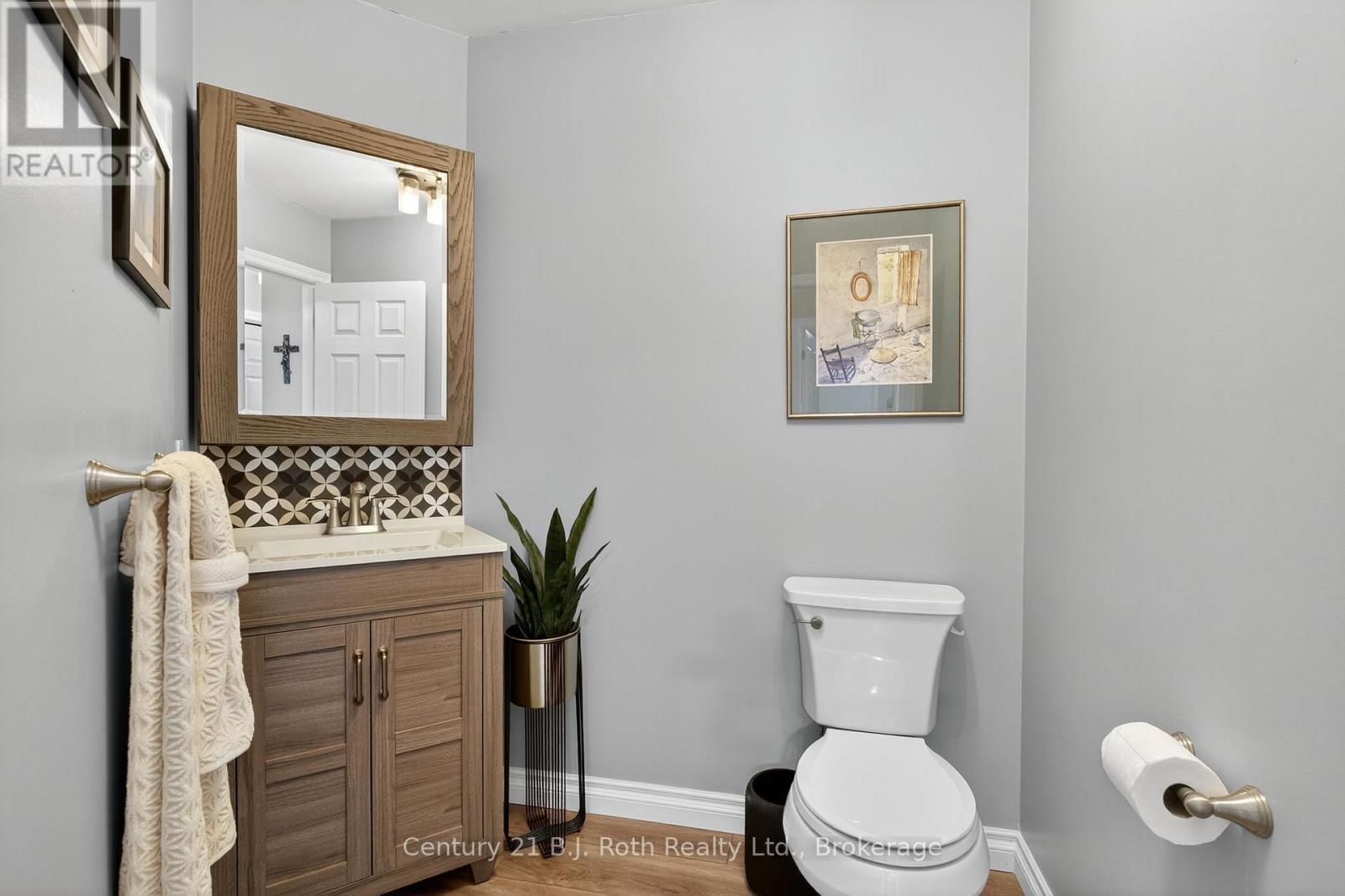 83 WOZNIAK ROAD Image 18