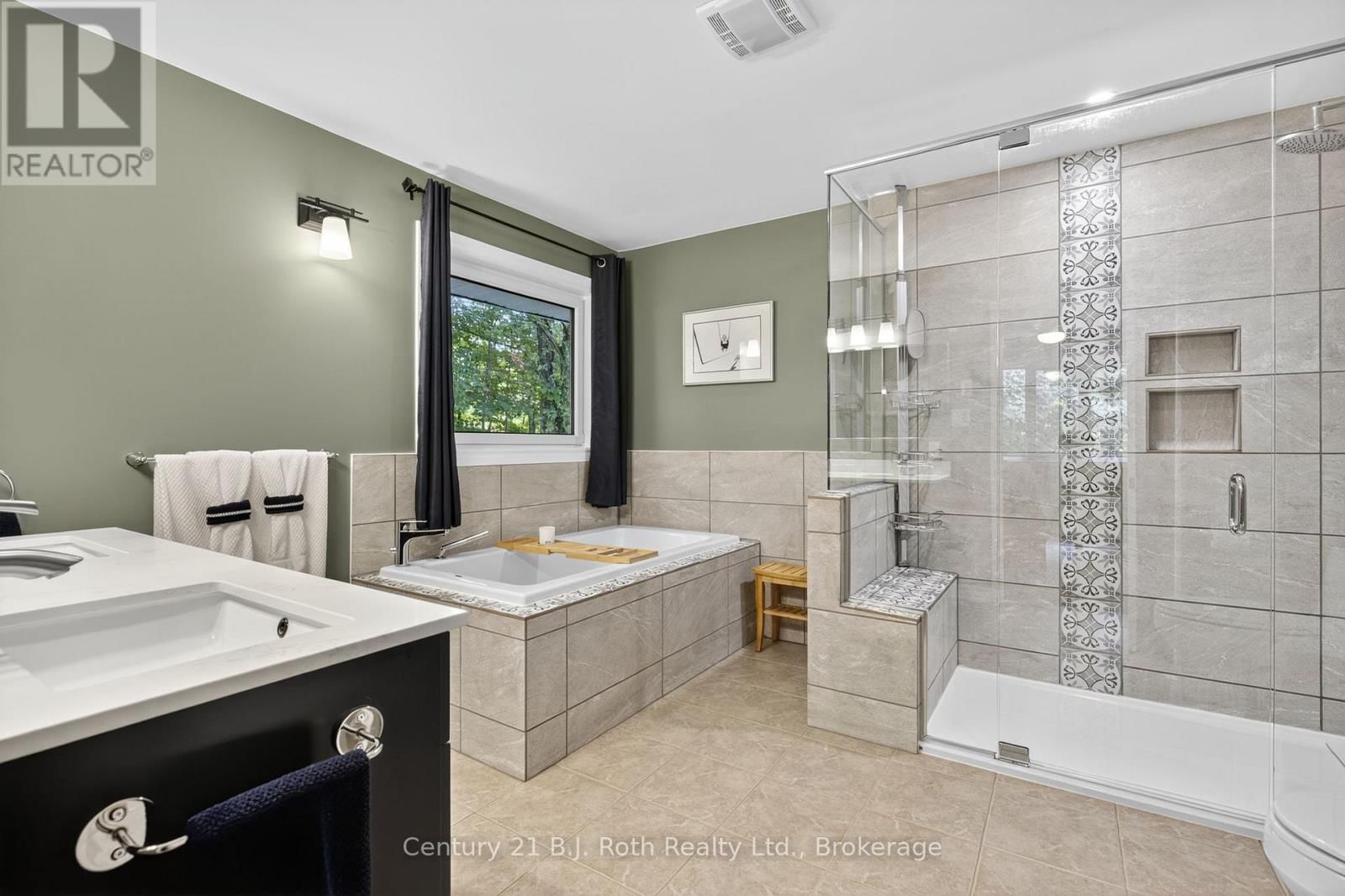 83 WOZNIAK ROAD Image 20