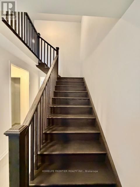 9 VINEWOOD CRESCENT Image 13