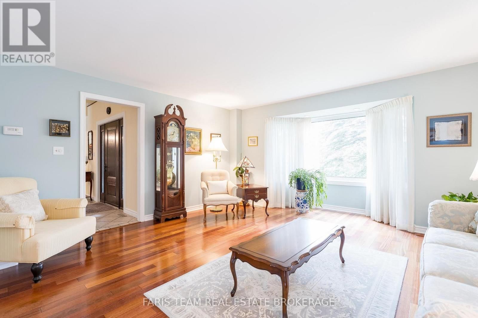 32 CAIRNS BOULEVARD Image 10