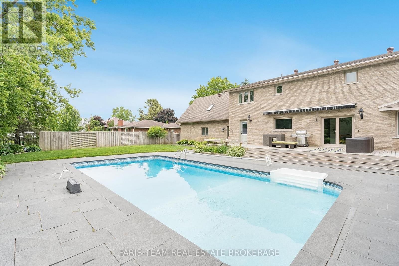 32 CAIRNS BOULEVARD Image 29