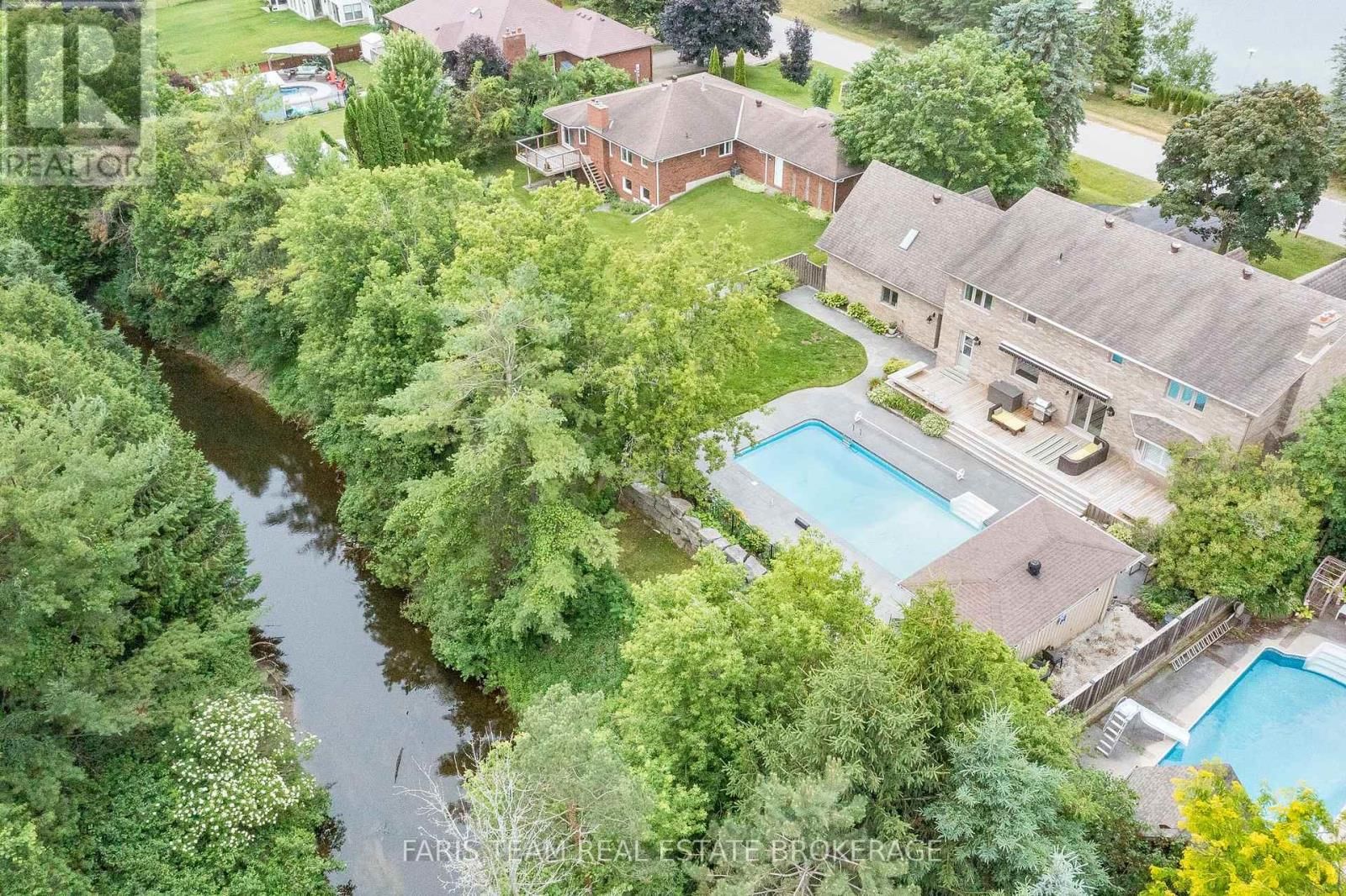 32 CAIRNS BOULEVARD Image 36