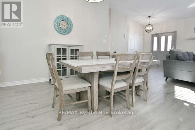 8 AZORES PLACE Image 18