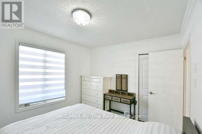 8 AZORES PLACE Image 34