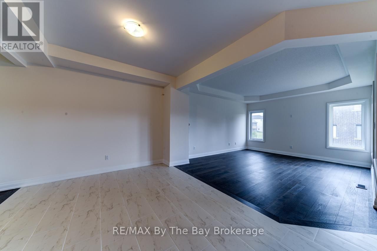 194 ROSANNE CIRCLE Image 14