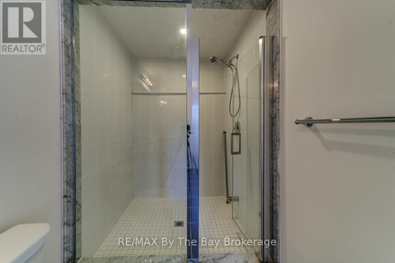 194 ROSANNE CIRCLE Image 30