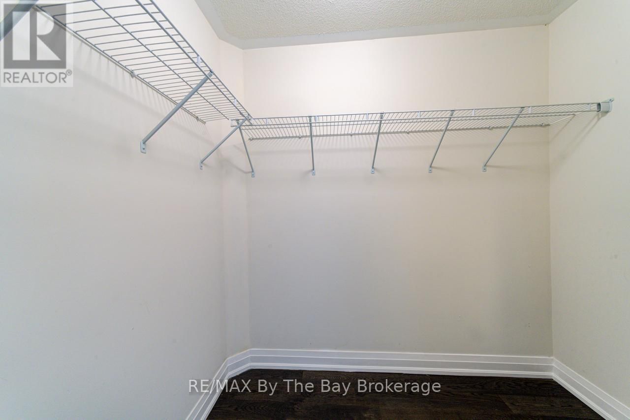 194 ROSANNE CIRCLE Image 31