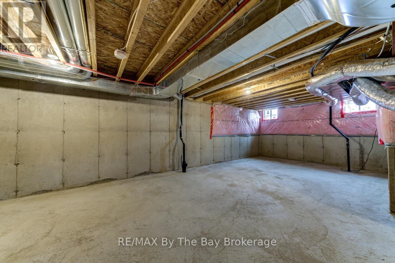 194 ROSANNE CIRCLE Image 41