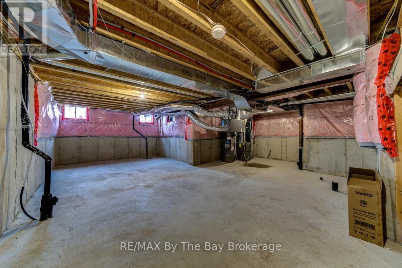 194 ROSANNE CIRCLE Image 42