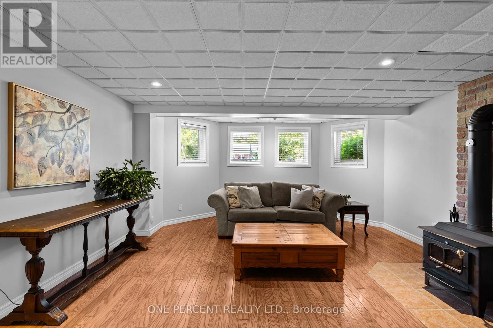 63 BAILEY CRESCENT Image 26