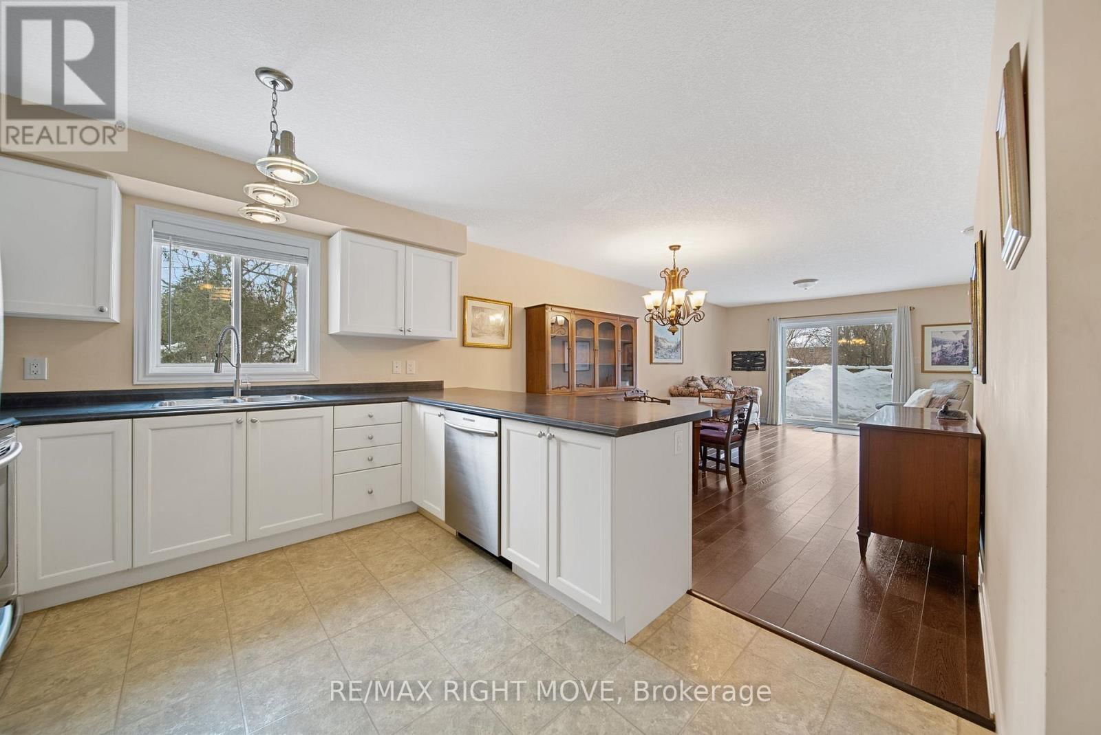 3 TAYLOR DRIVE Image 10