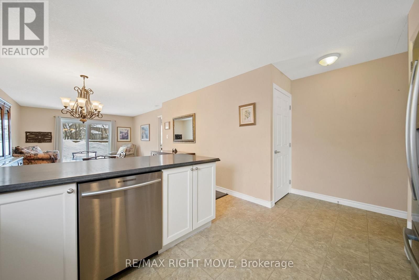 3 TAYLOR DRIVE Image 11