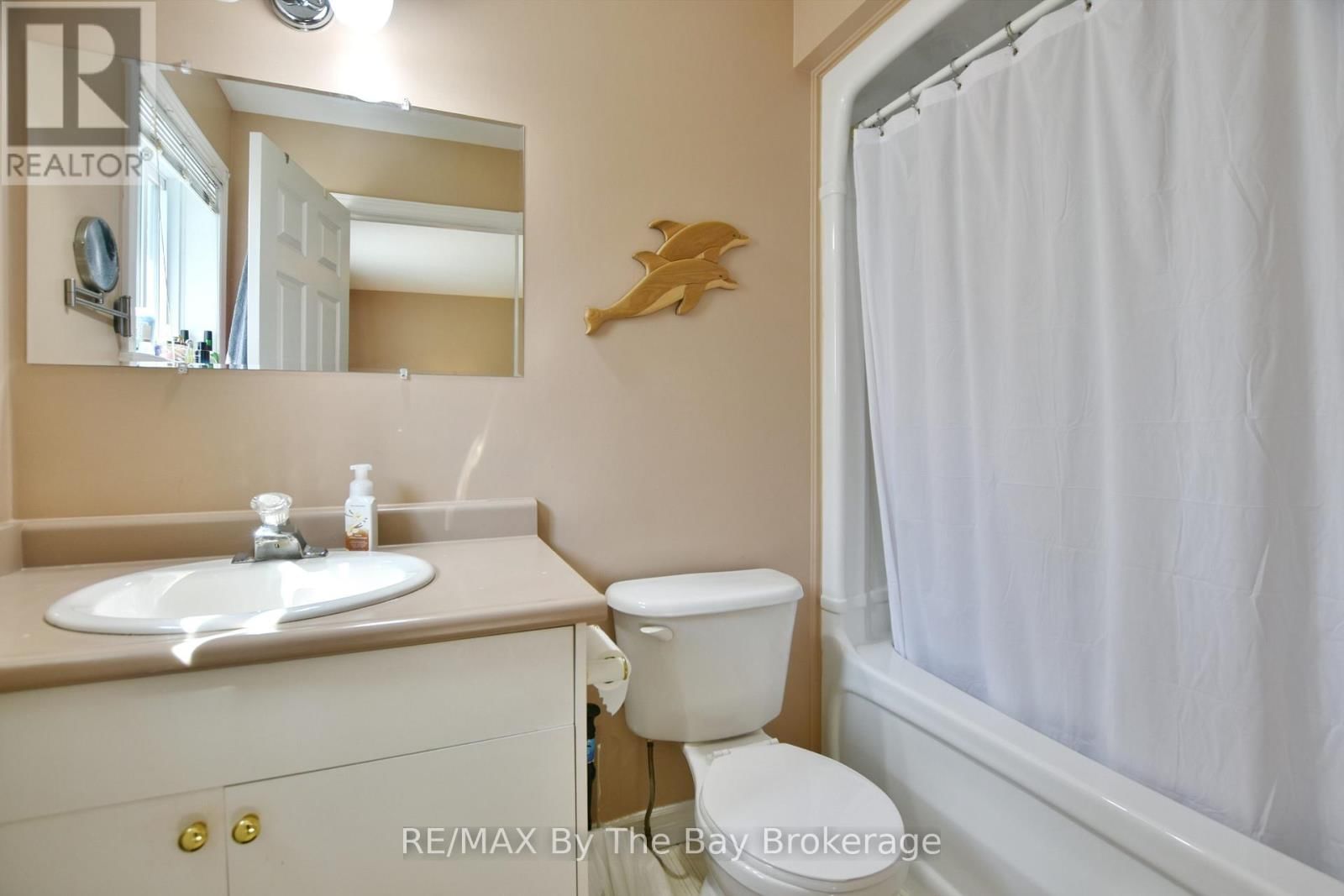 8 PRIDHAM COURT Image 29