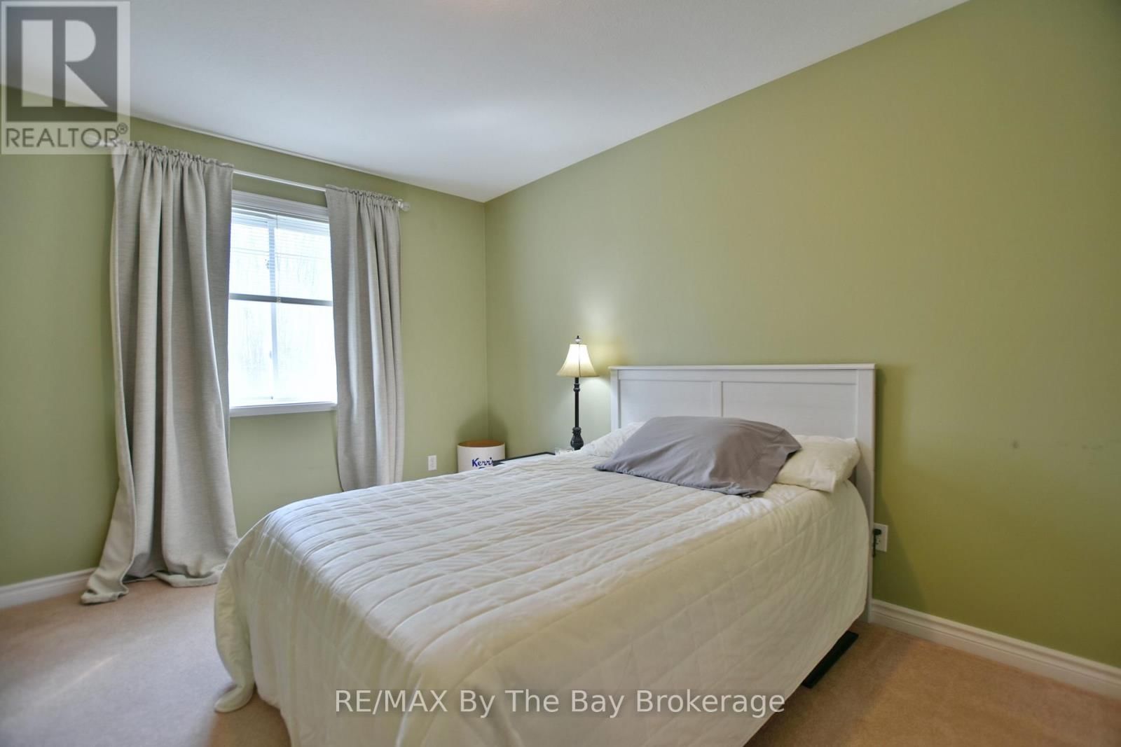 8 PRIDHAM COURT Image 30