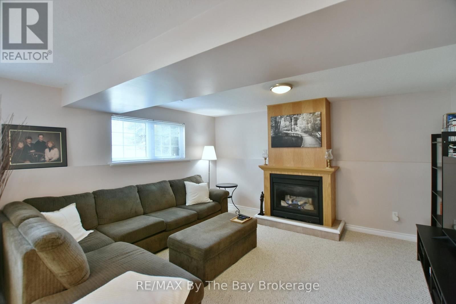 8 PRIDHAM COURT Image 34