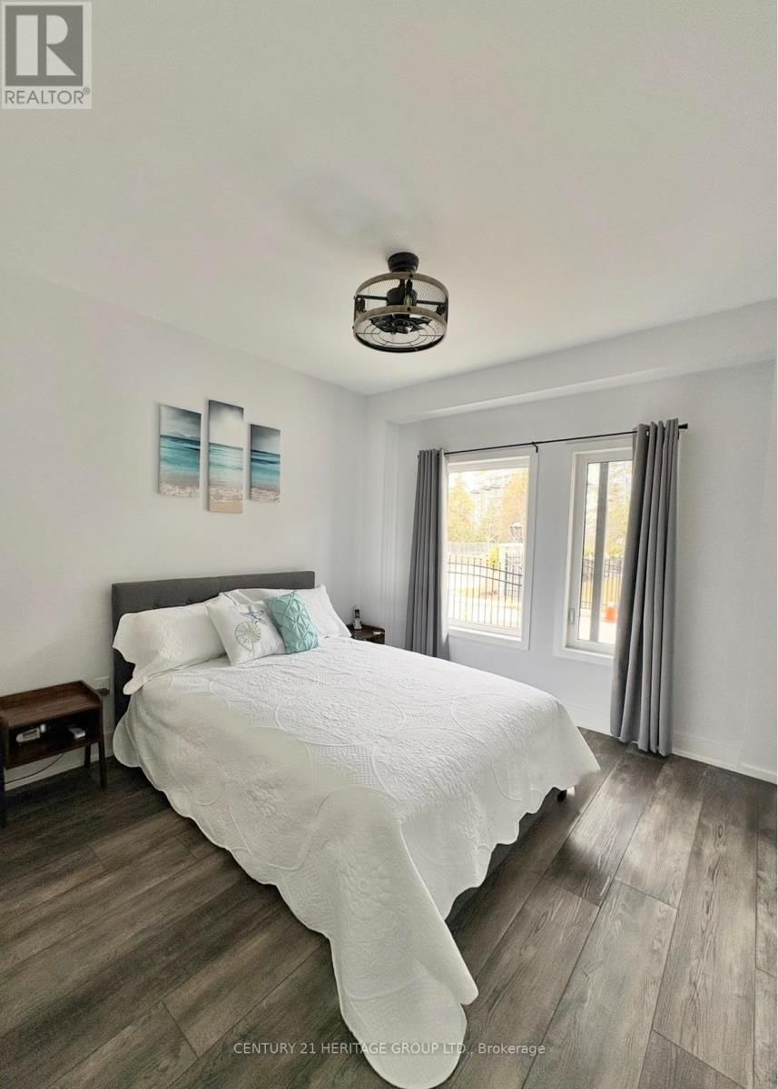 44 RUBY CRESCENT Image 22