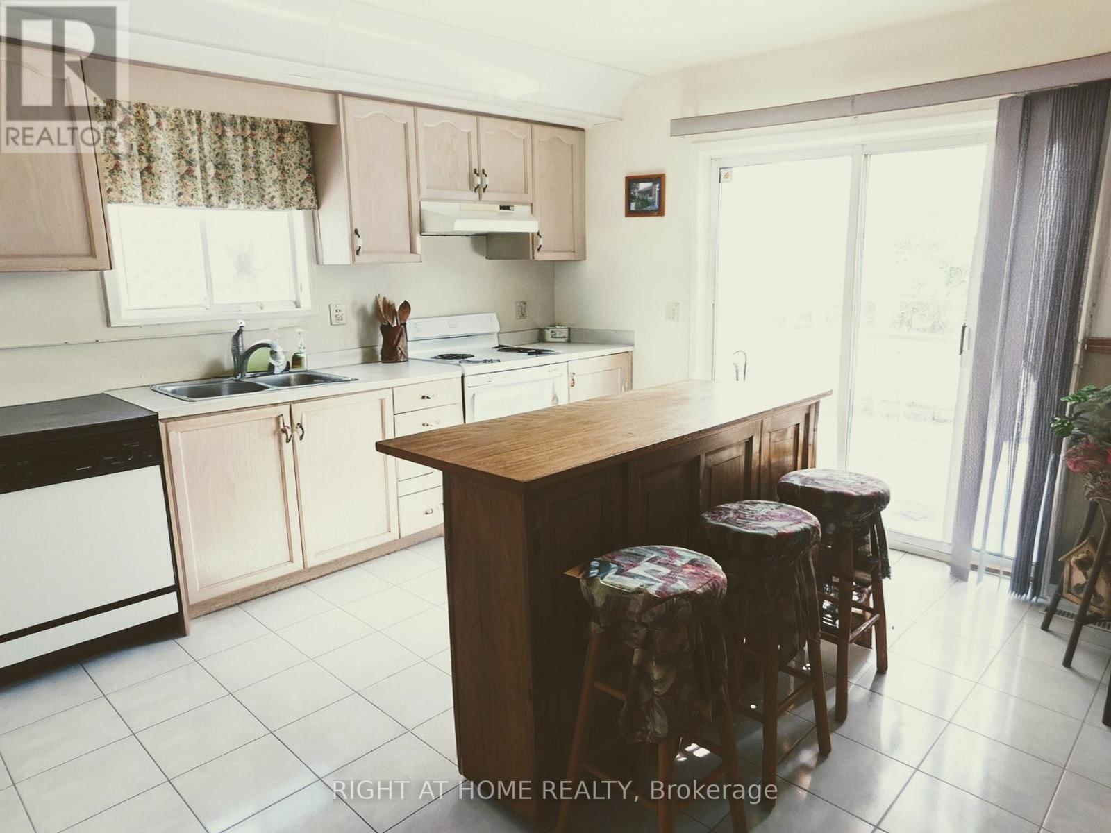 63 BENSON DRIVE Image 10