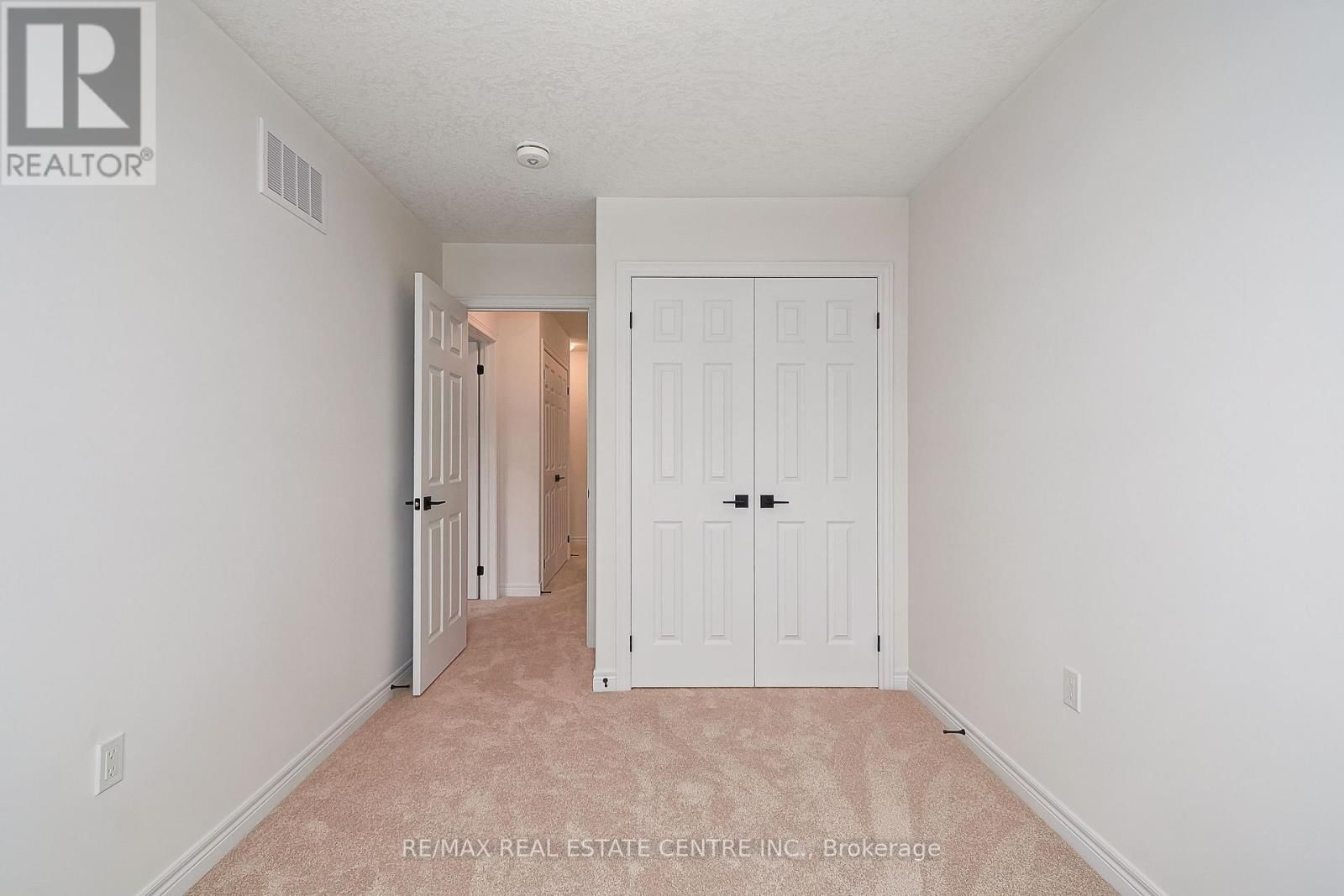 15 SHIPLEY AVENUE WEST Image 35