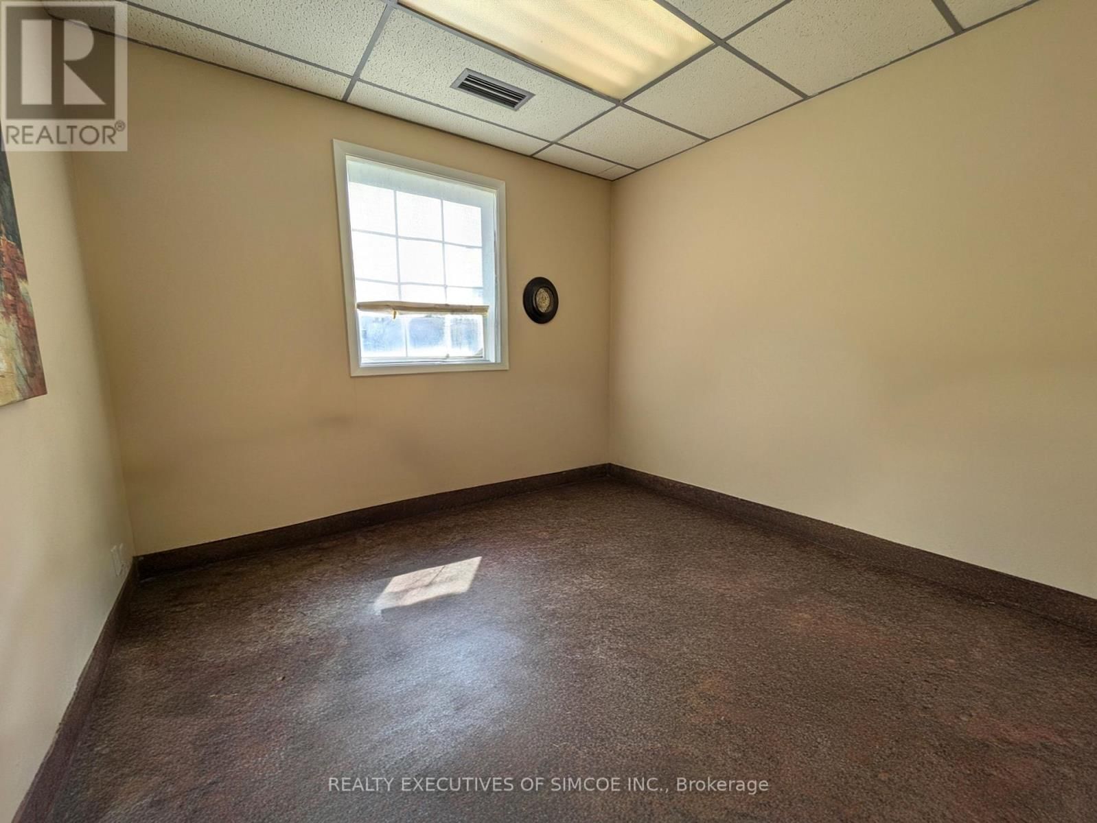 203 - 28 OWEN STREET Image 11