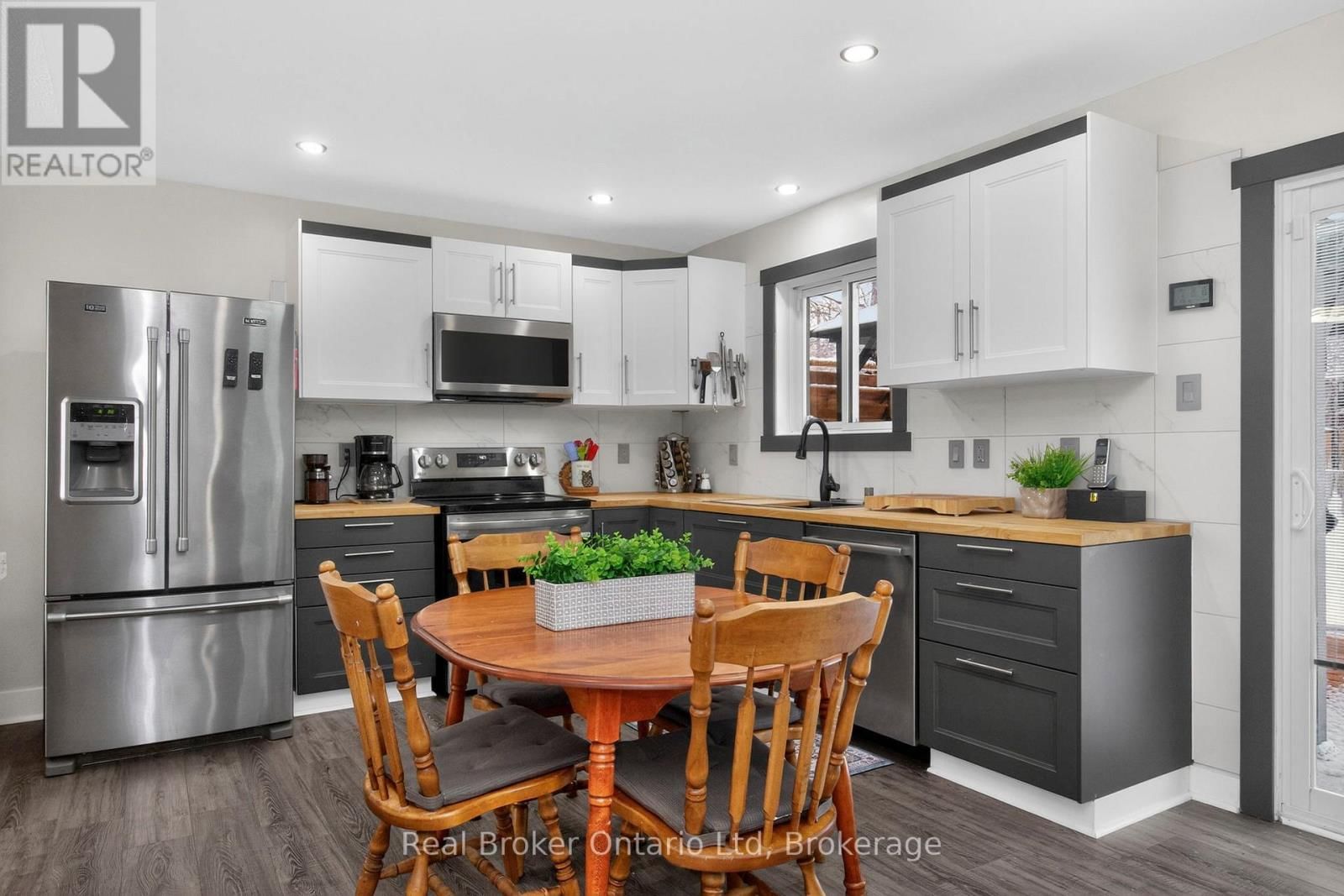 44 BYRNES CRESCENT Image 6