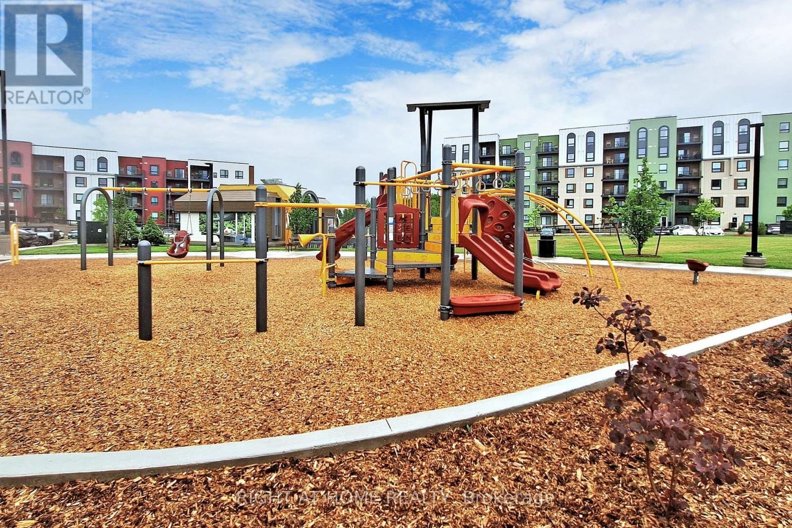 #208 - 4 SPICE WAY Image 25