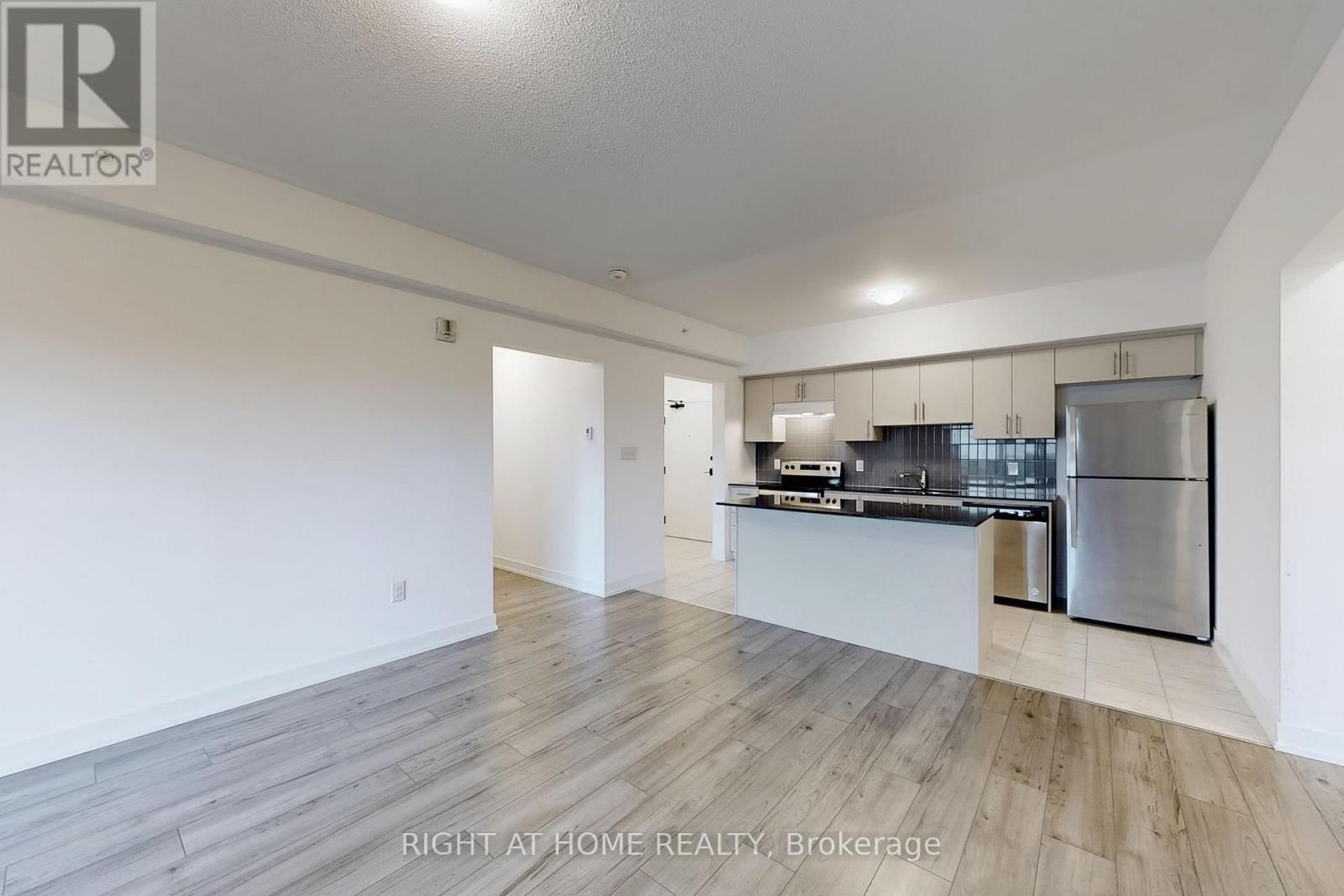 #208 - 4 SPICE WAY Image 6