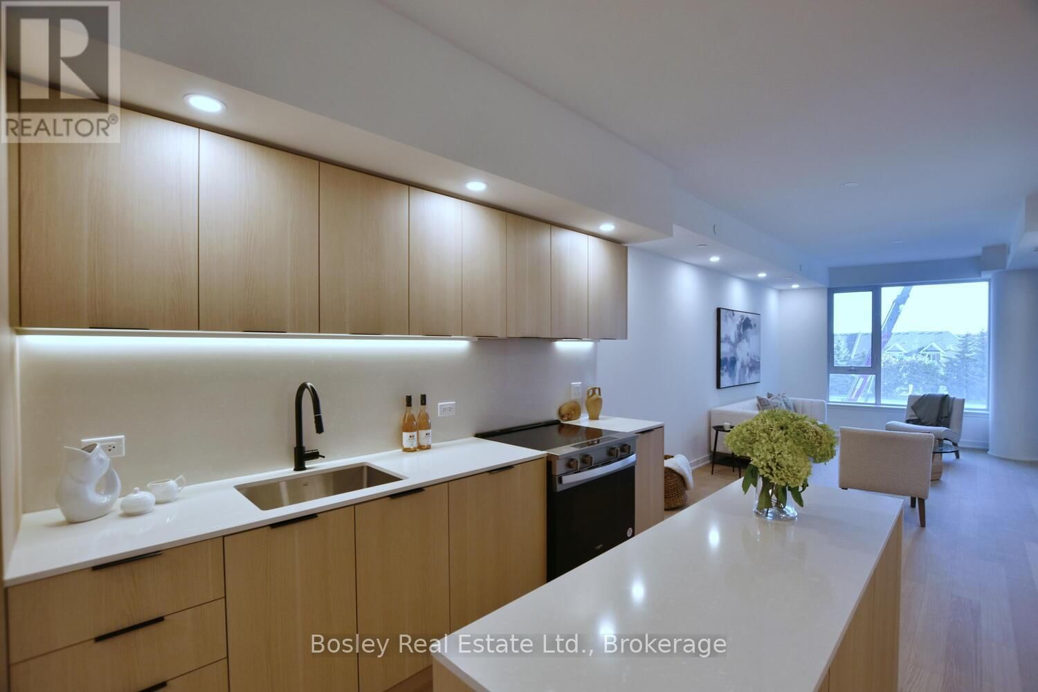 227 - 31 HURON STREET Image 10