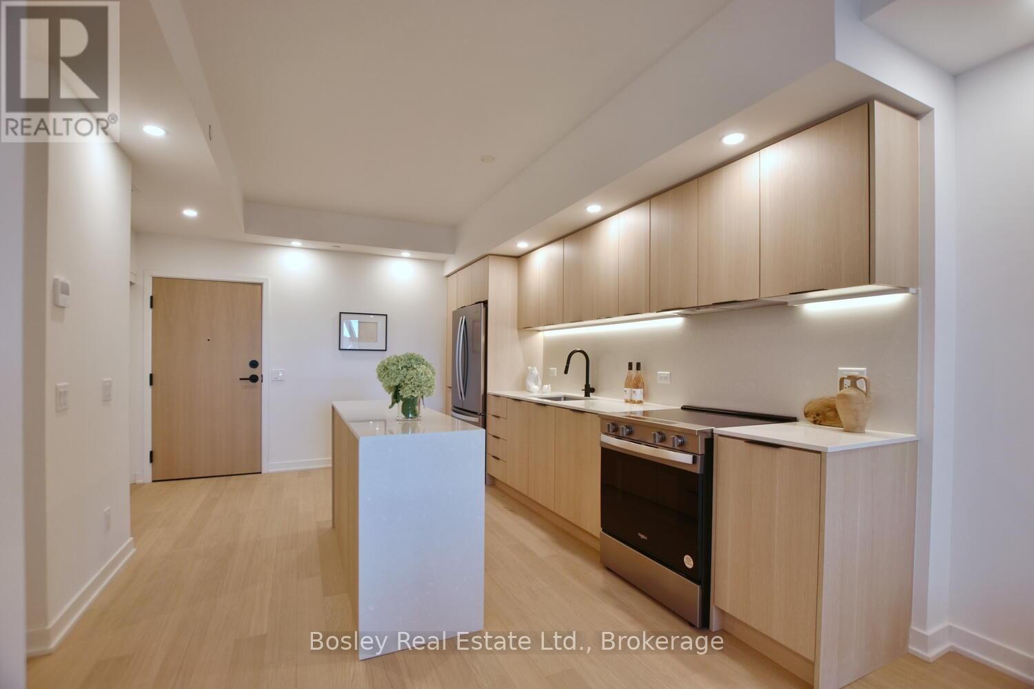 227 - 31 HURON STREET Image 11