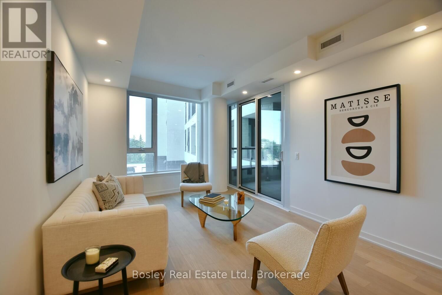 227 - 31 HURON STREET Image 16