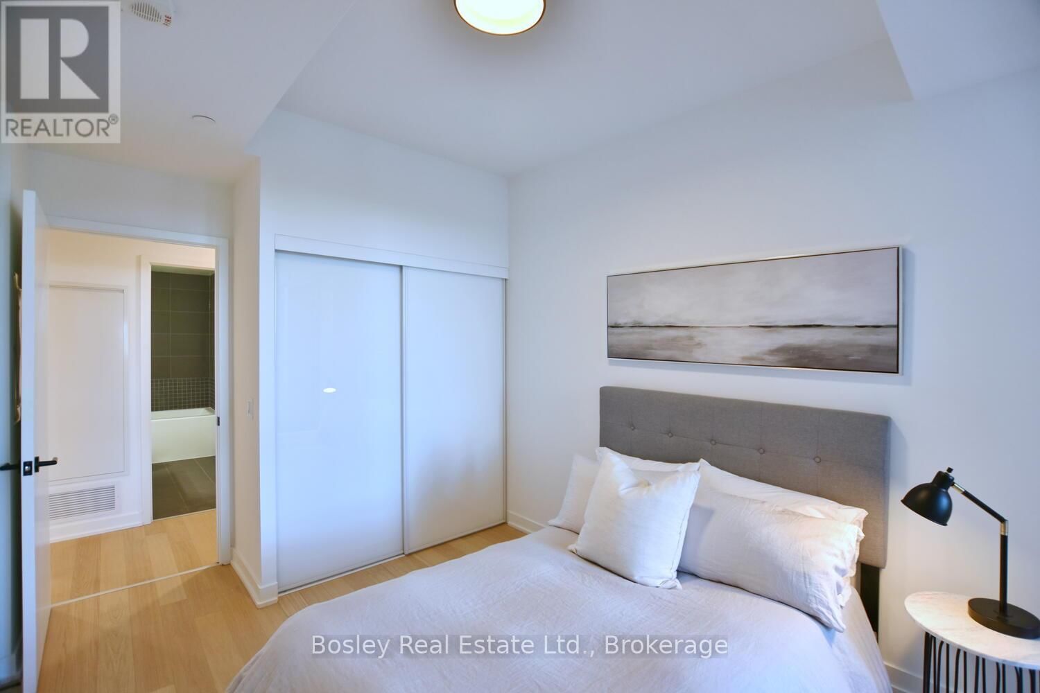 227 - 31 HURON STREET Image 28