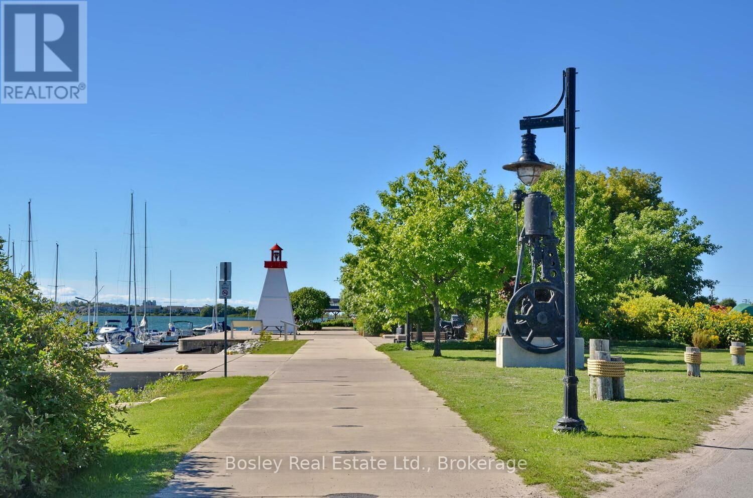 227 - 31 HURON STREET Image 35