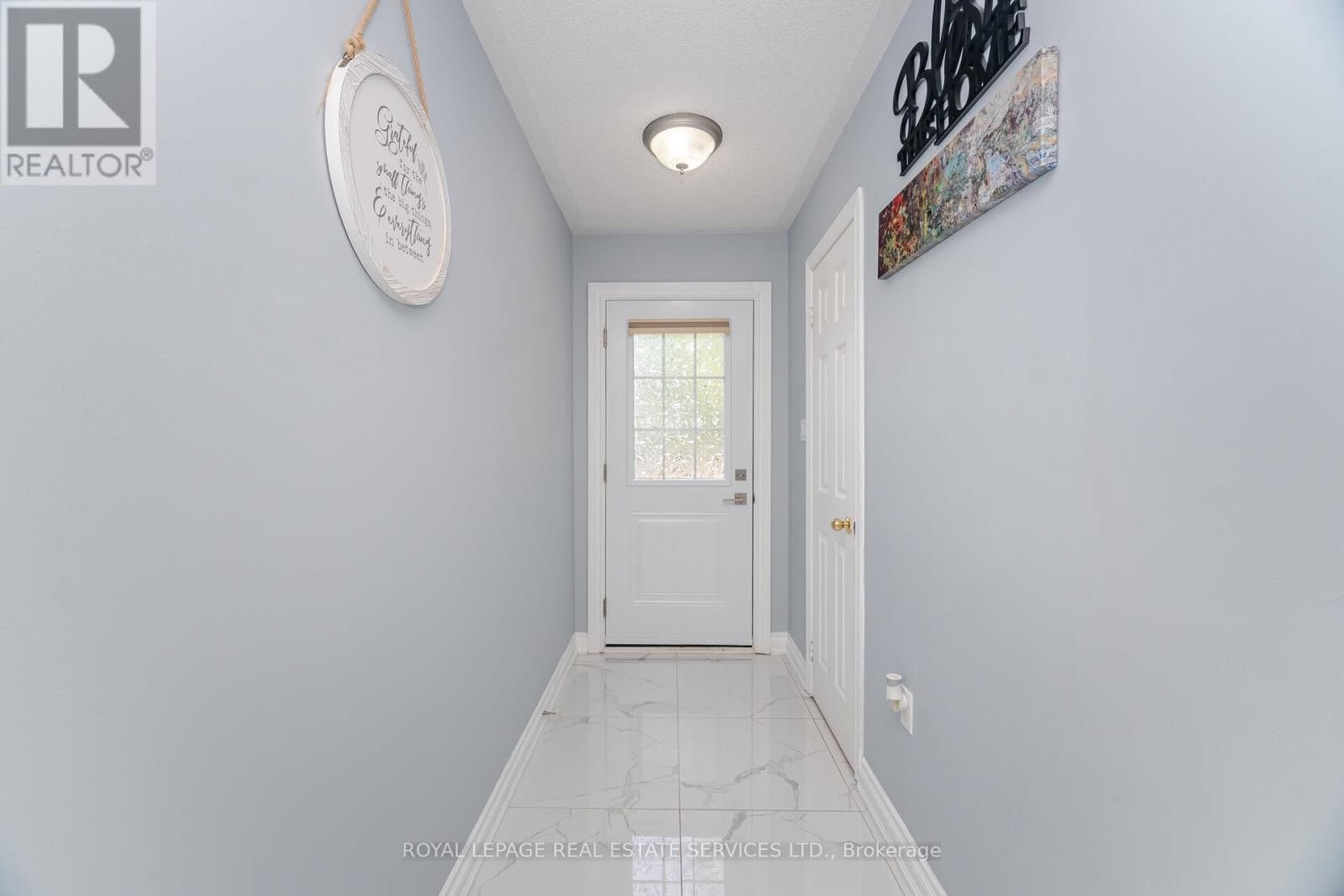 6 - 430 MAPLEVIEW DRIVE EAST Image 6