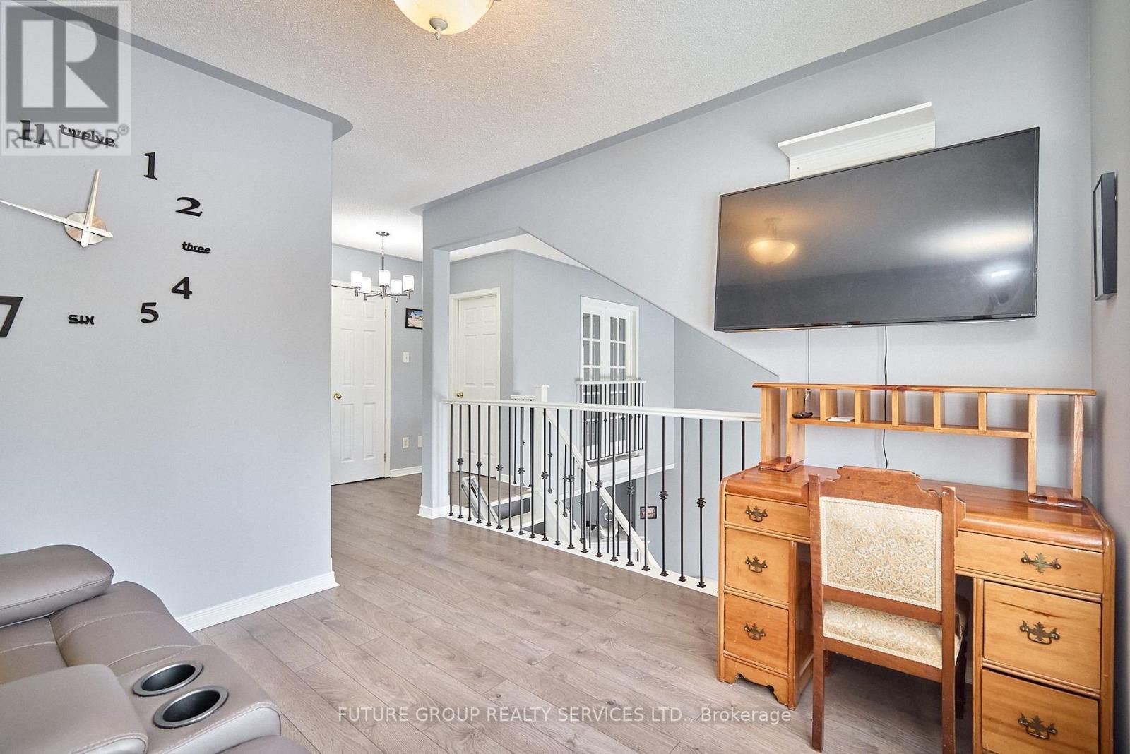 20 - 358 LITTLE AVENUE Image 14