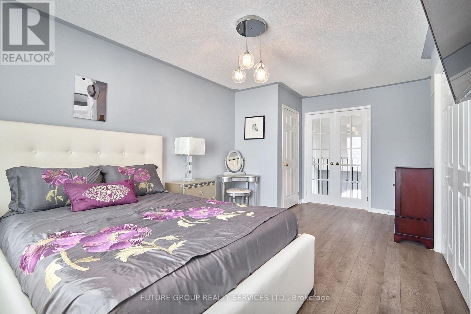 20 - 358 LITTLE AVENUE Image 19