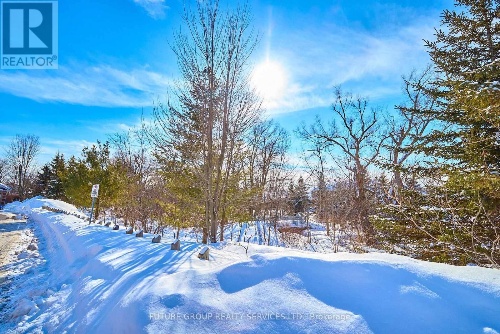 20 - 358 LITTLE AVENUE Image 23