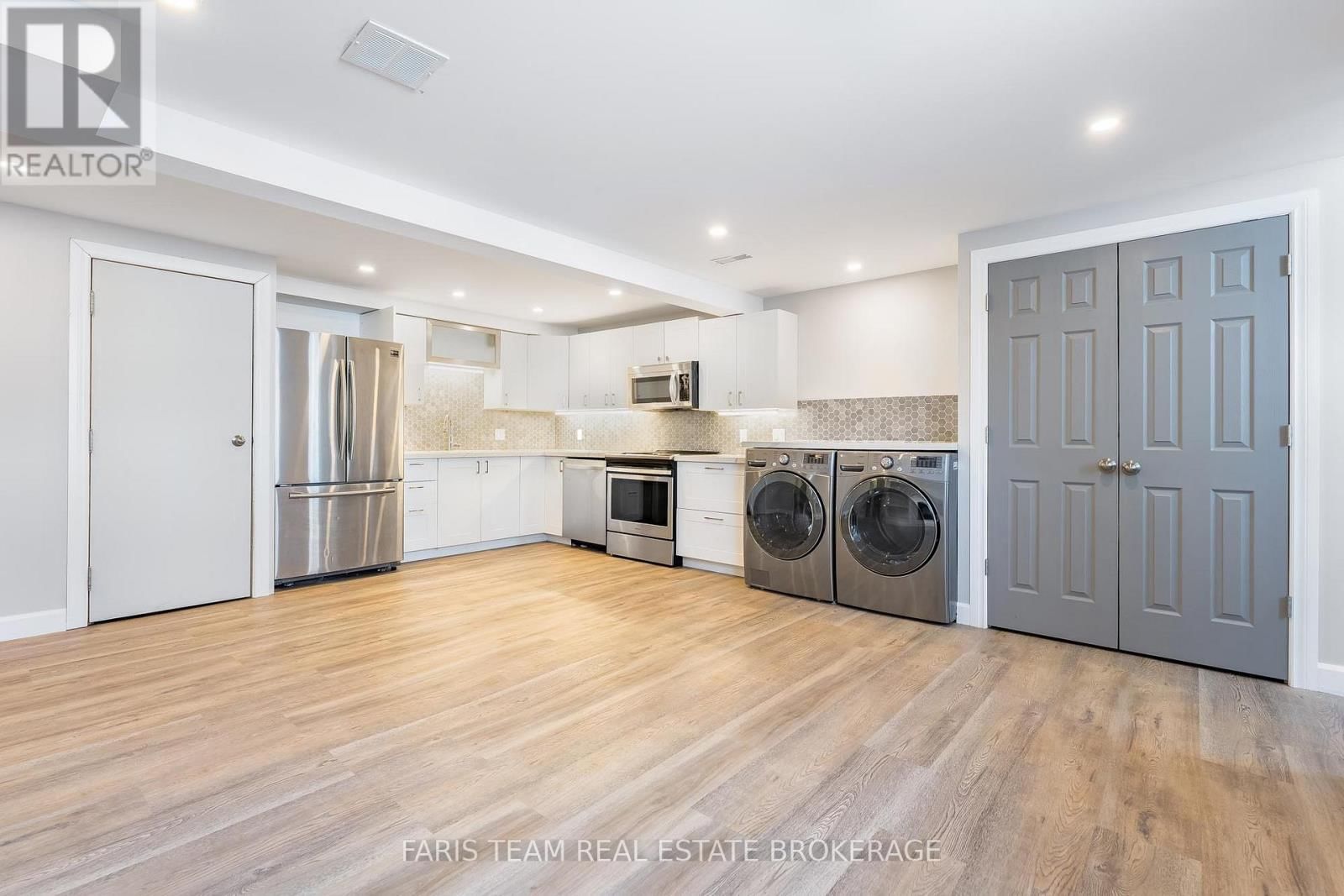 33 FRANK STREET Image 18