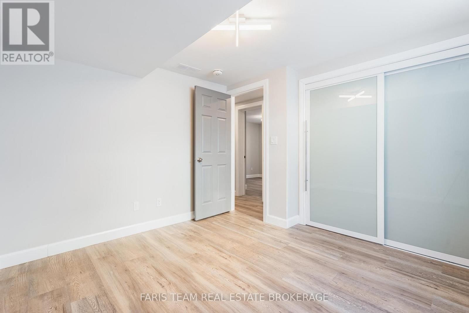 33 FRANK STREET Image 27