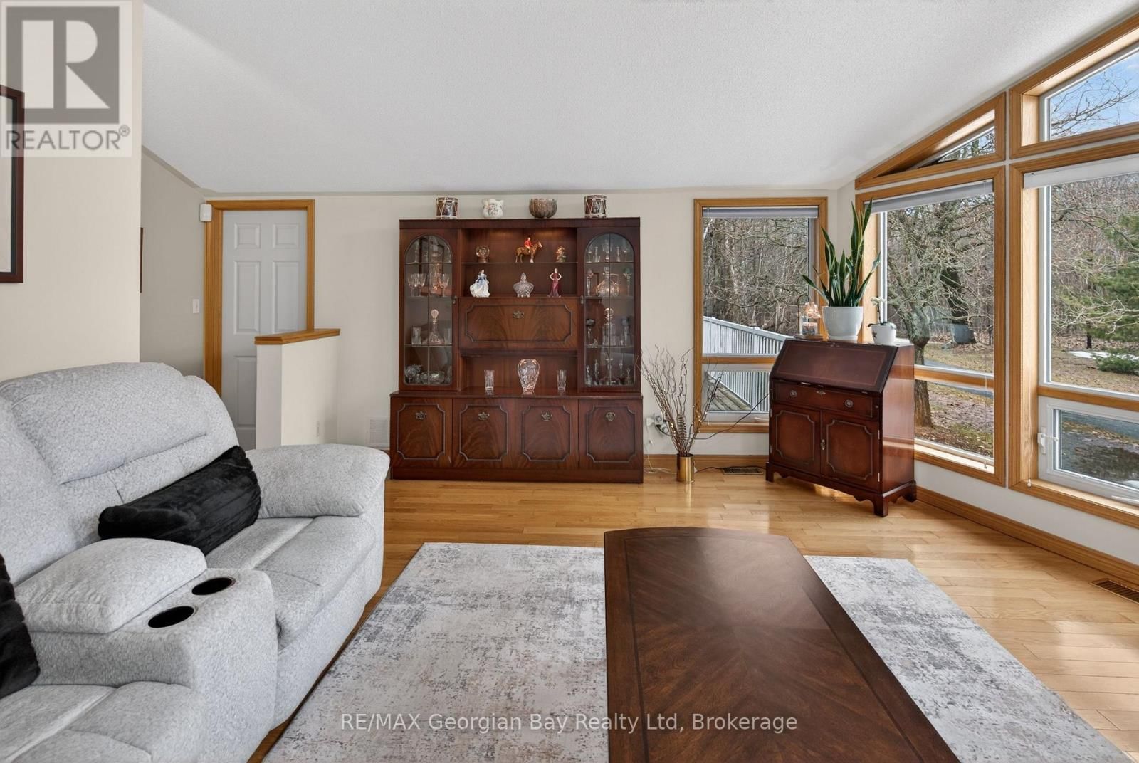 3 OAKDALE COURT Image 4