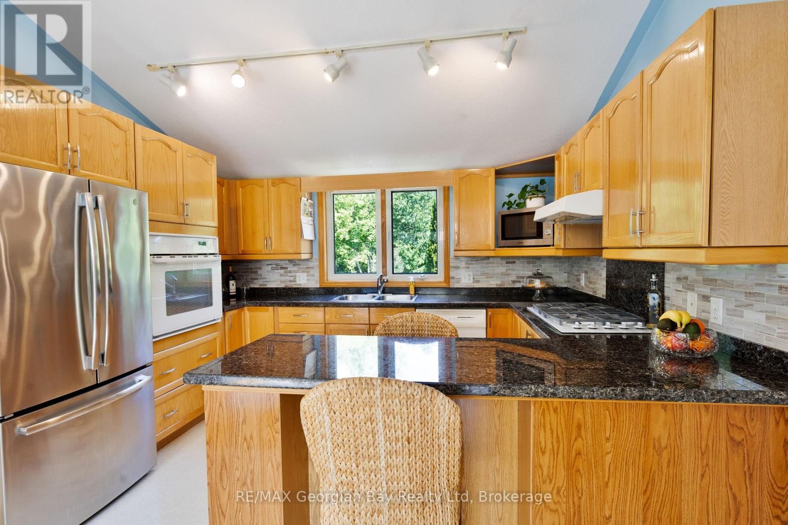 3 OAKDALE COURT Image 8