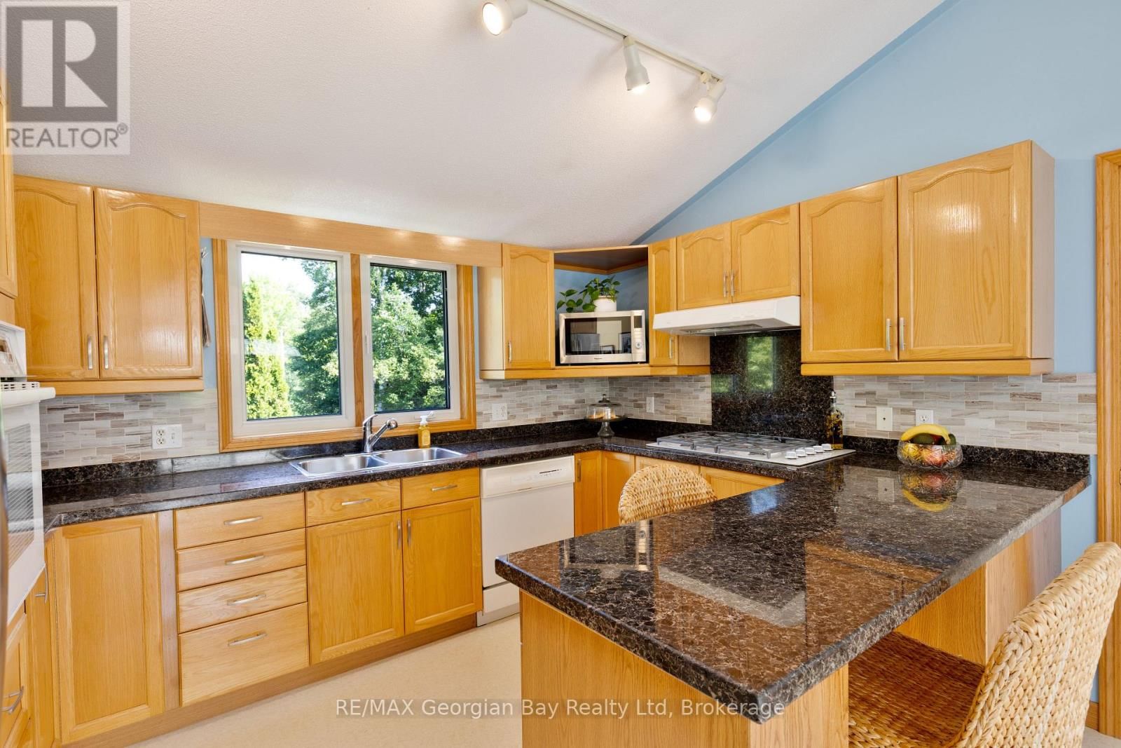 3 OAKDALE COURT Image 9