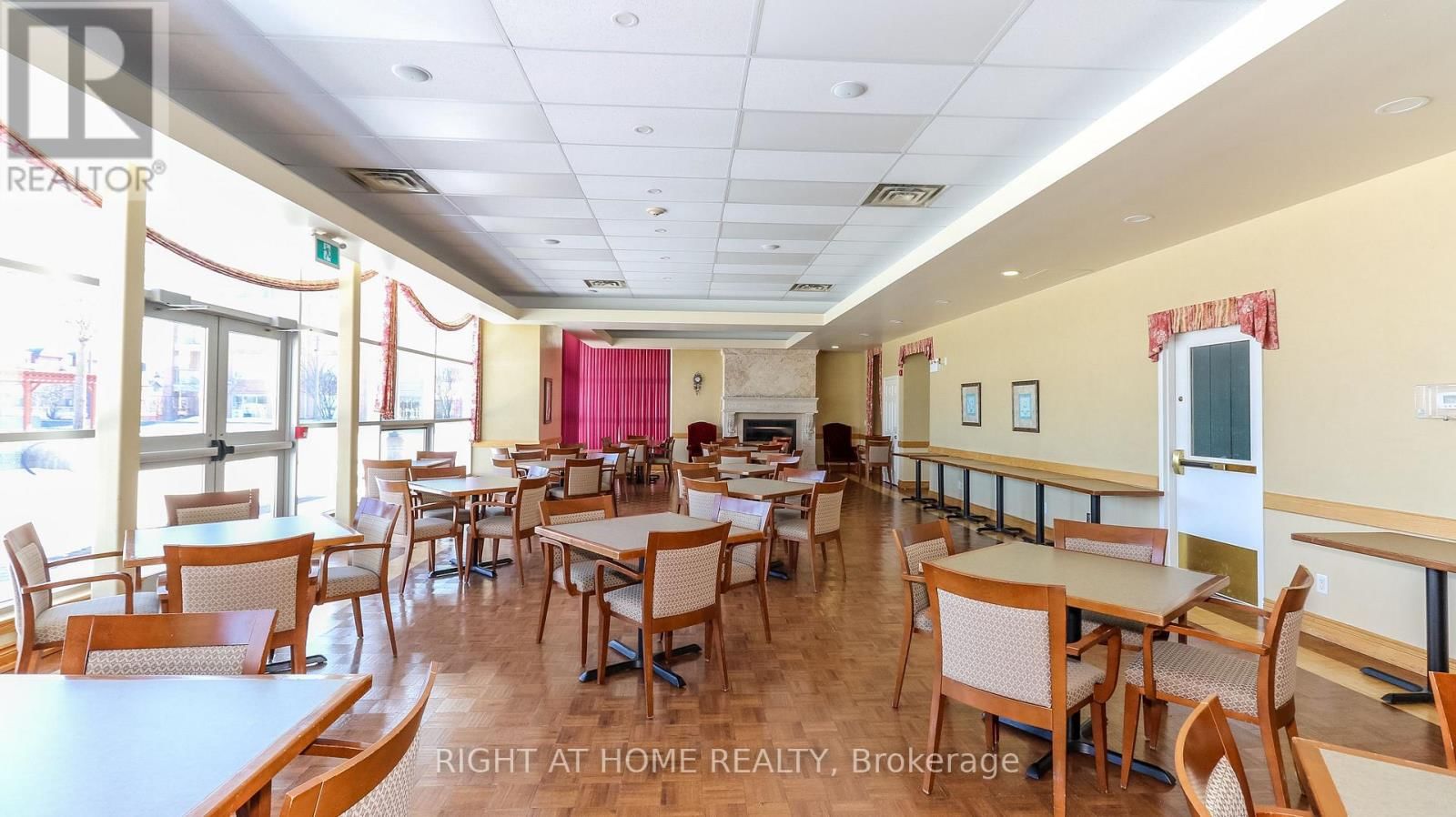 412 - 94 DEAN AVENUE Image 19