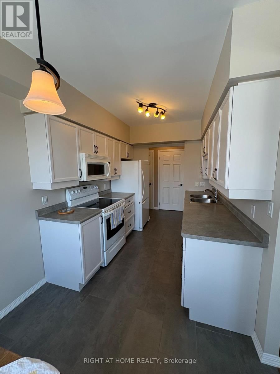 412 - 94 DEAN AVENUE Image 32