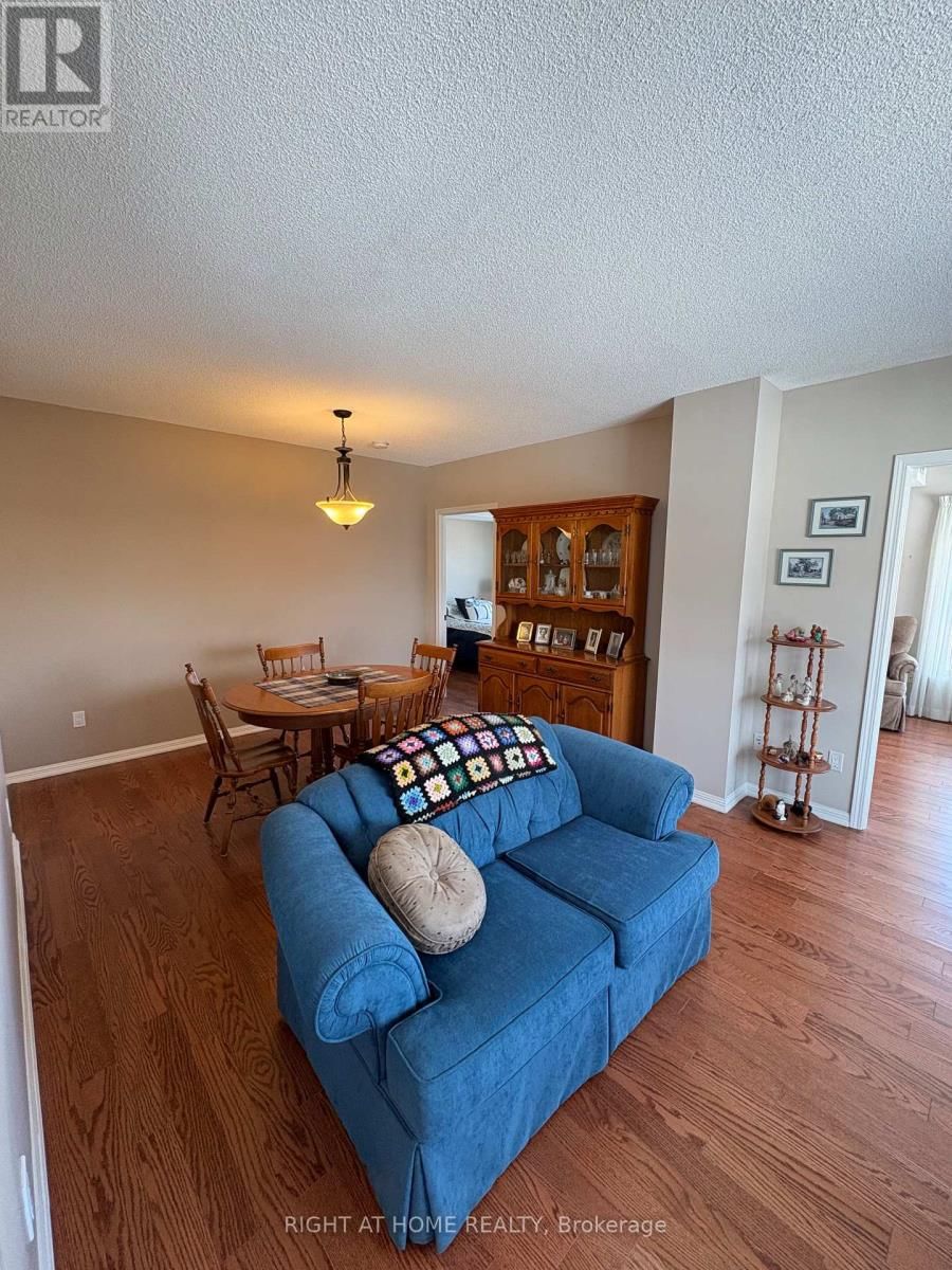 412 - 94 DEAN AVENUE Image 36