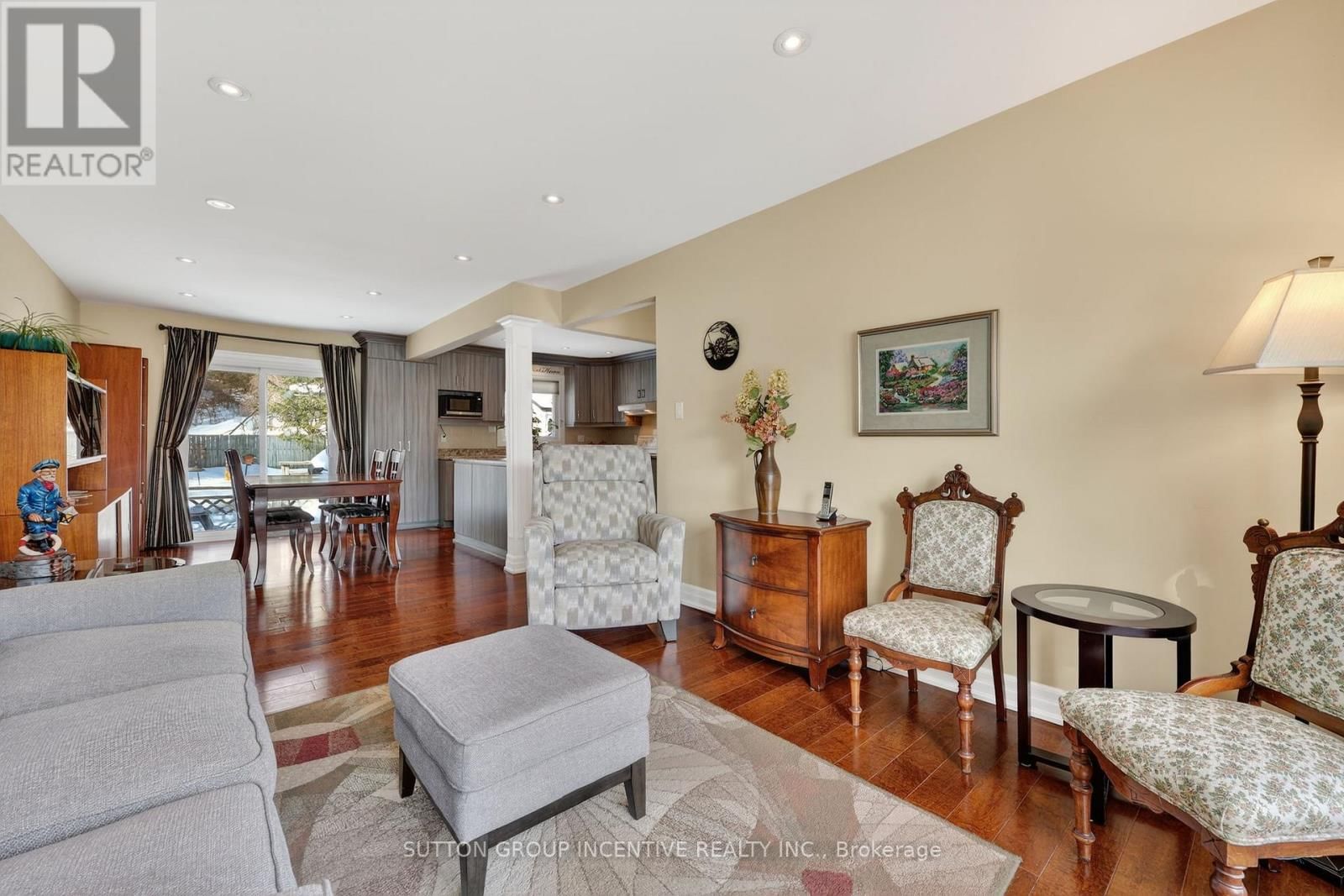 230 EDGEHILL DRIVE Image 12