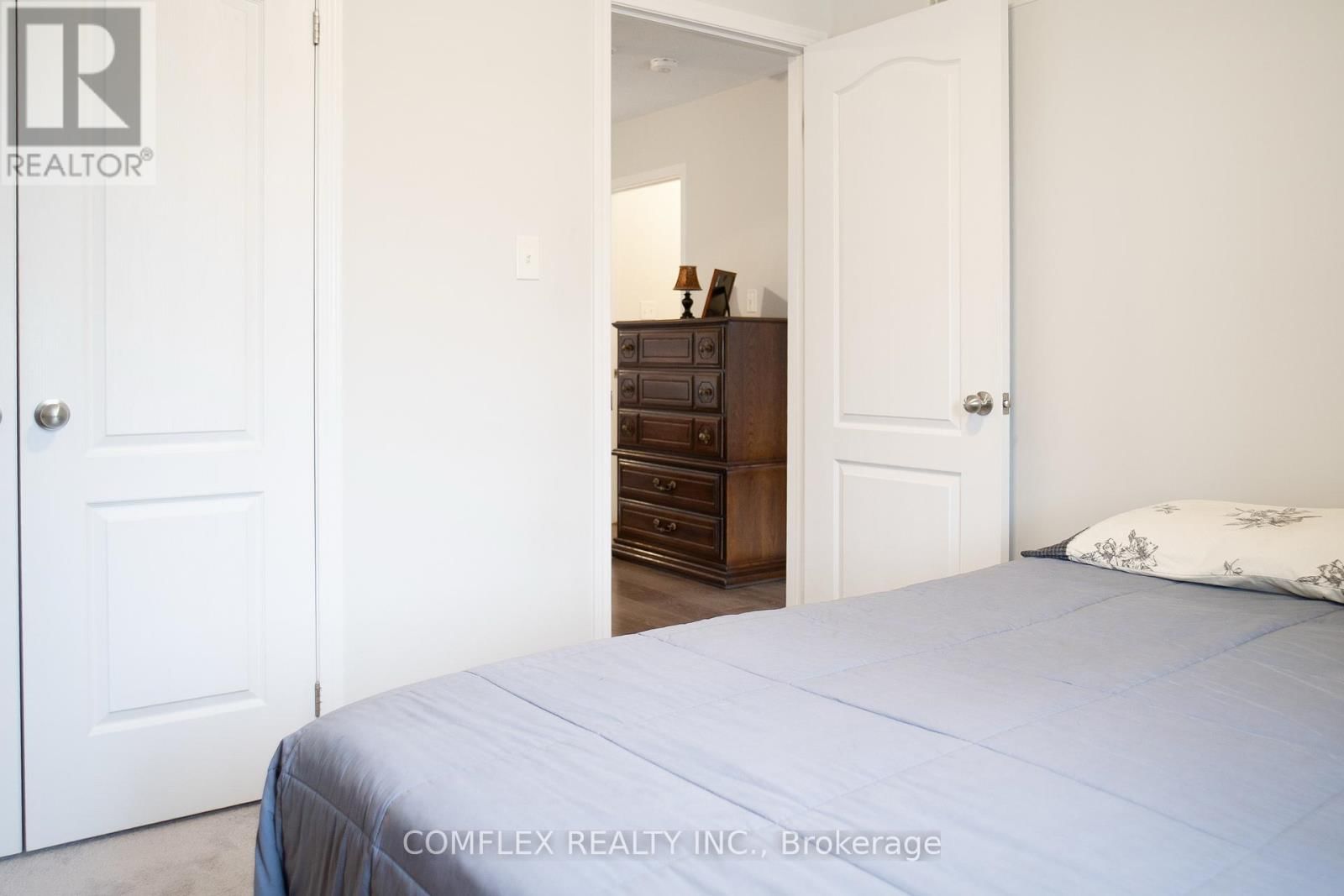 9 BARFOOT STREET Image 25