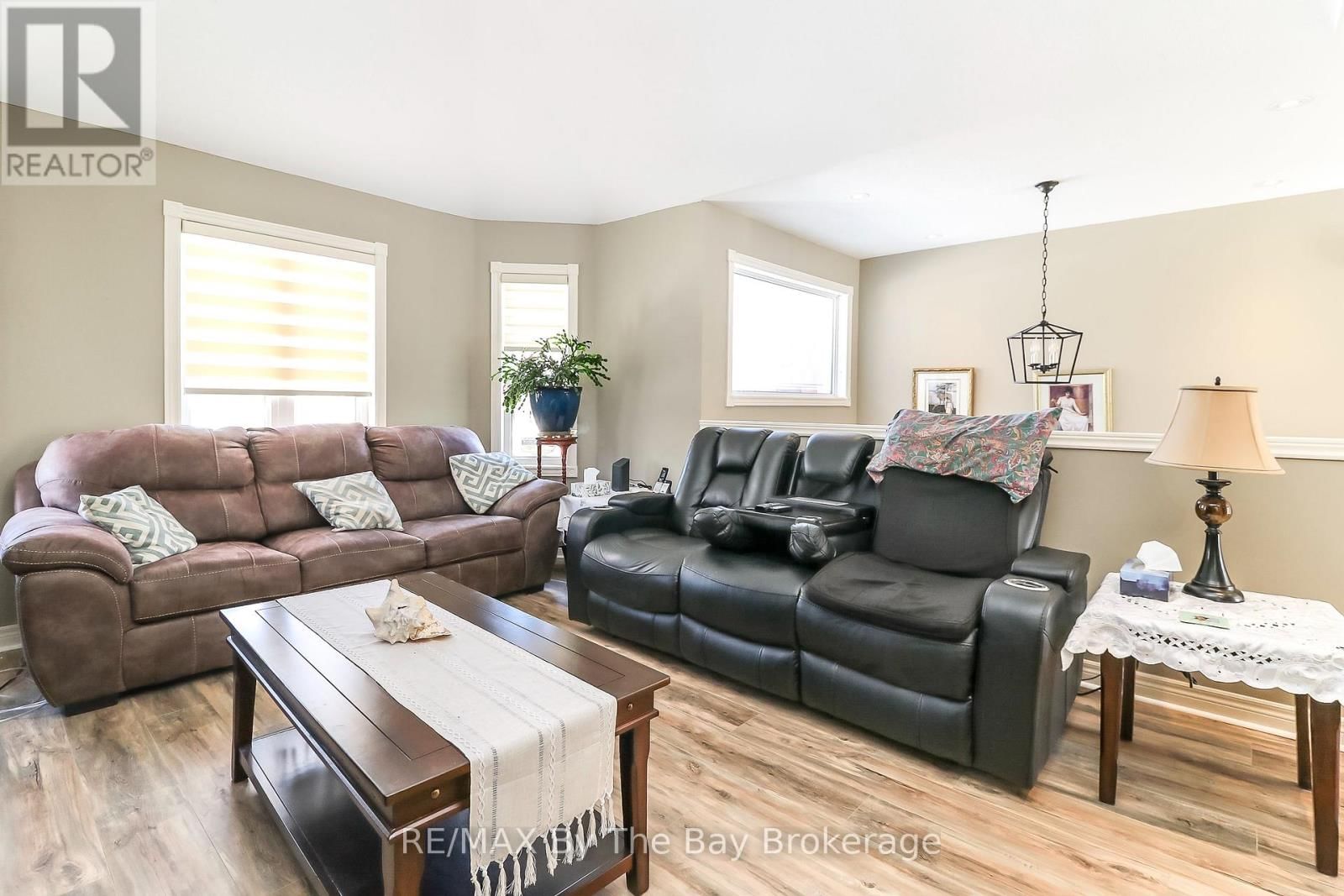 437 RAMBLEWOOD DRIVE Image 14