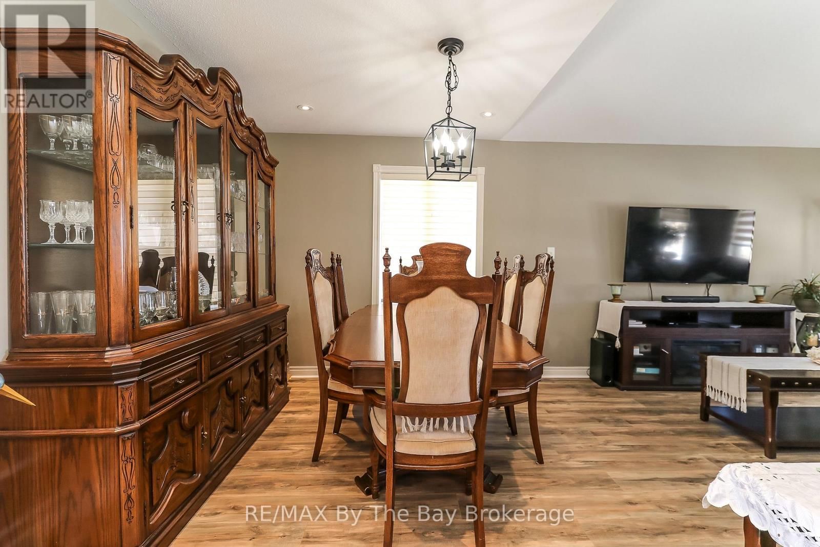 437 RAMBLEWOOD DRIVE Image 15