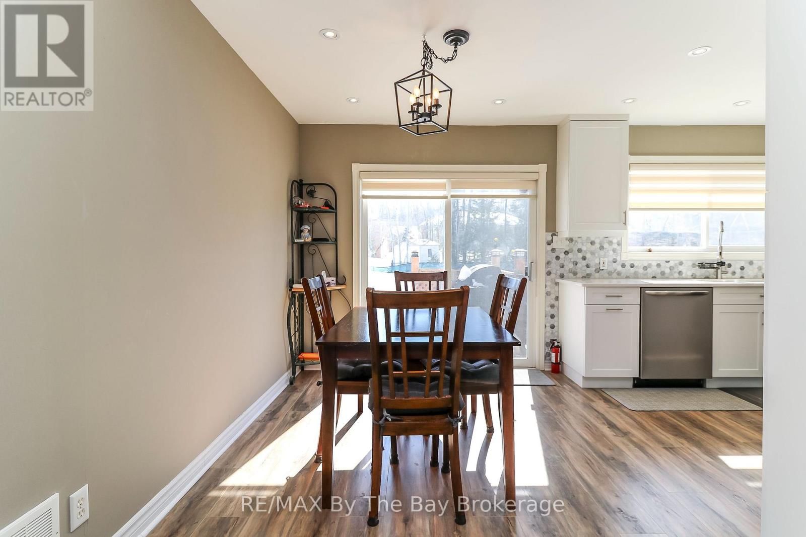 437 RAMBLEWOOD DRIVE Image 18