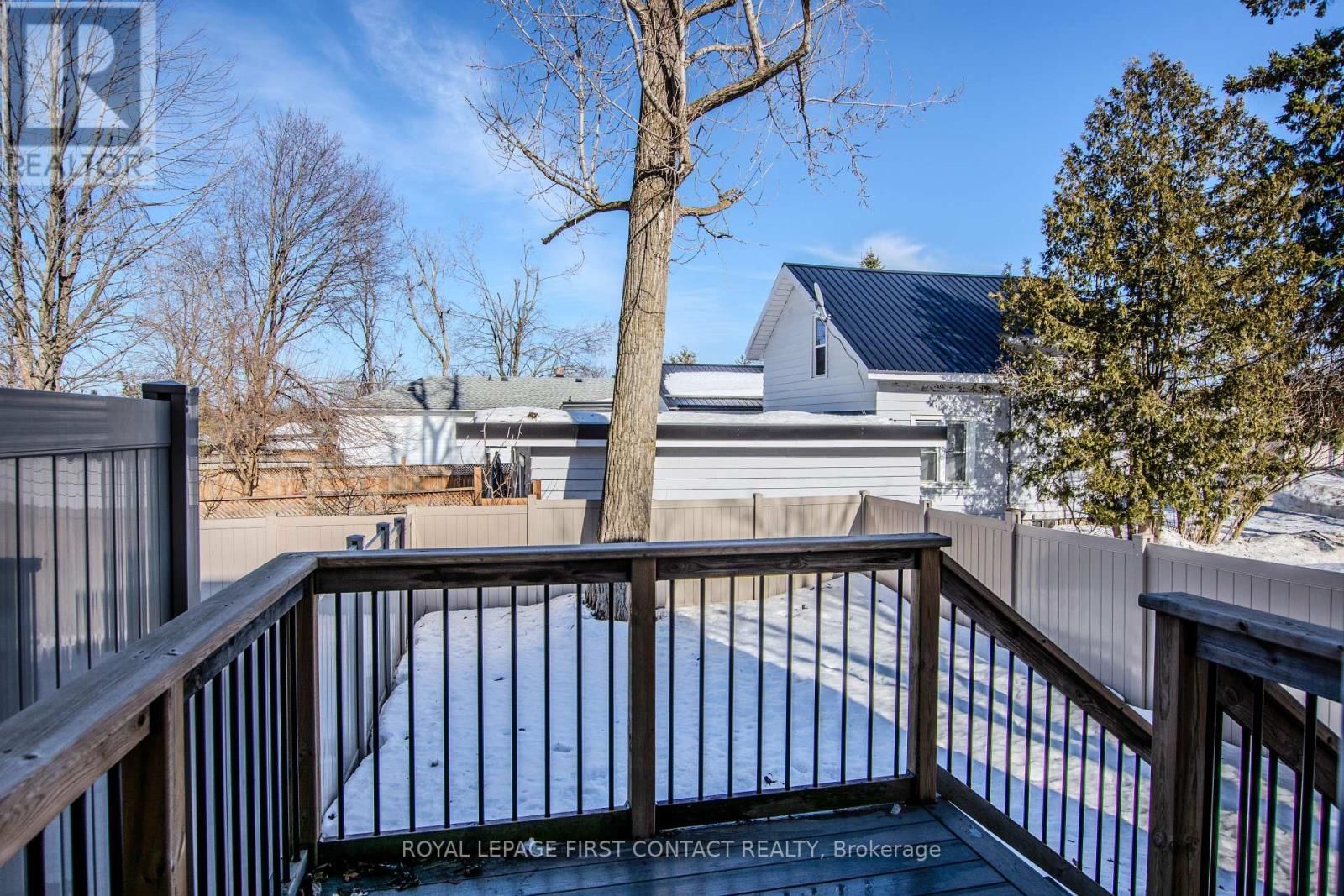 144 MEMORIAL AVENUE Image 14