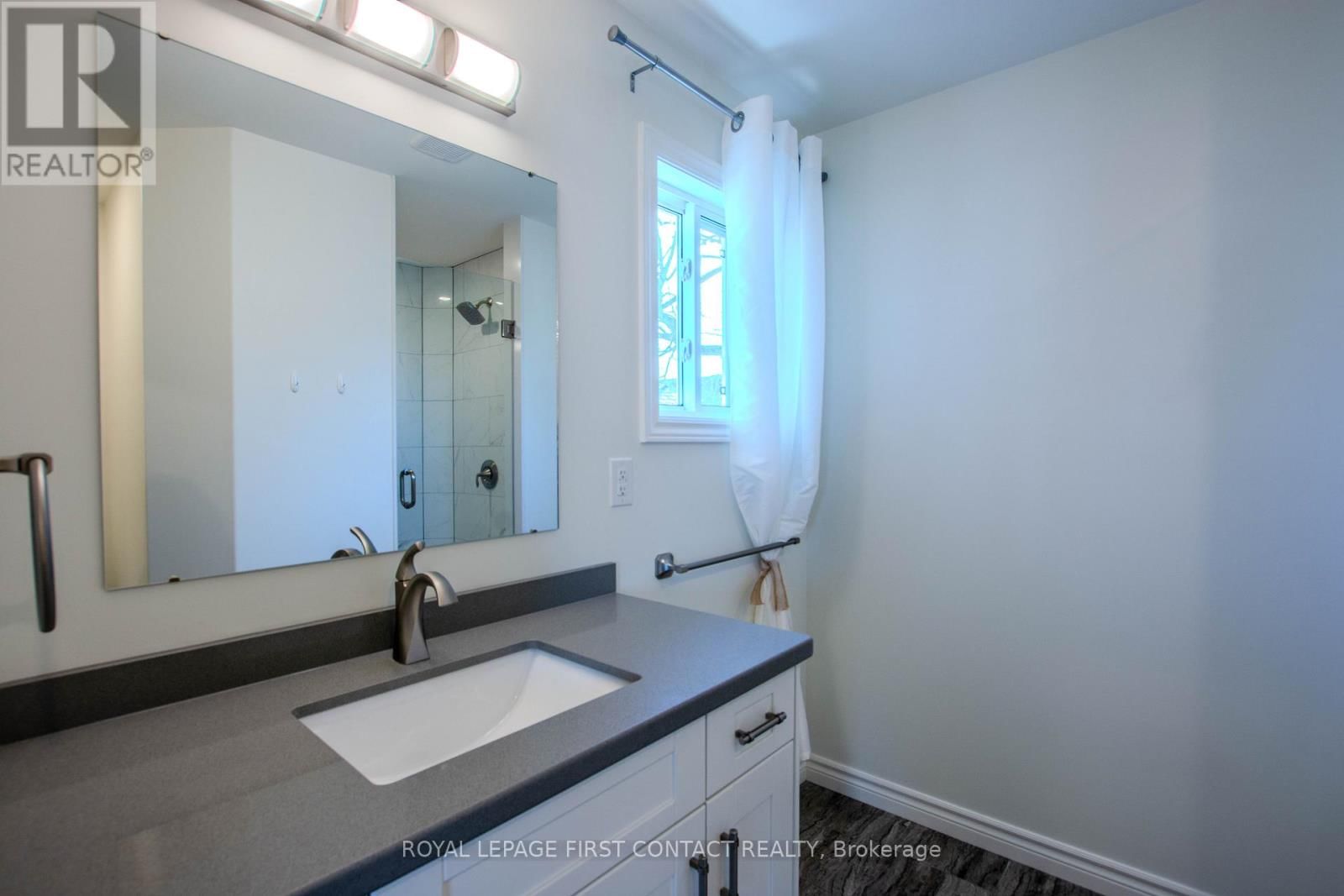 144 MEMORIAL AVENUE Image 24